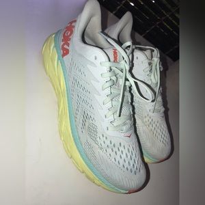 HOKA PREOWNED EXCELLENT CONDITION COMFORTABLE SNEAKERS LIGHTWEIGHT
